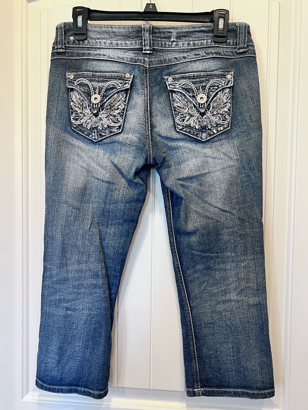 Candies Cropped Y2K Vintage Jeans Embroidered Back Pockets Distressed Paint Sz 5